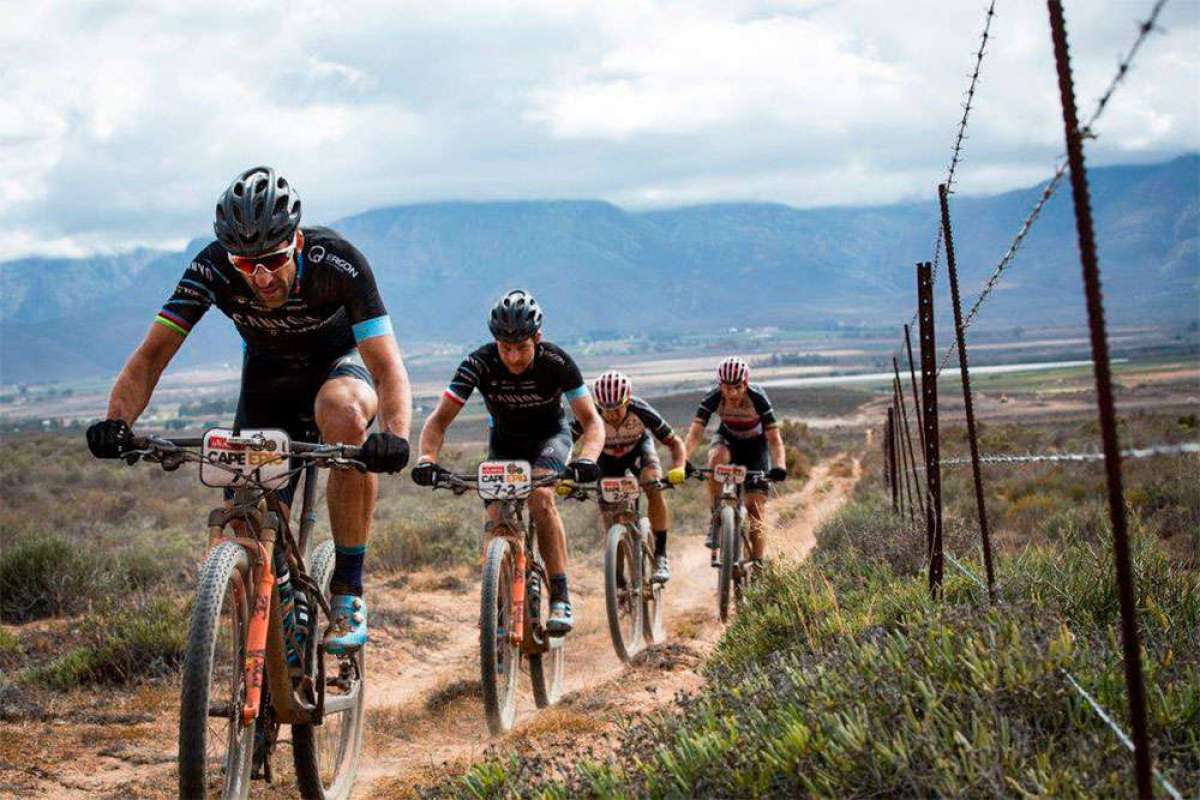 En TodoMountainBike: Tras la tercera etapa de la Absa Cape Epic 2018: Kulhavý y Grotts lideran la general y Langvad y Courtney siguen dominando