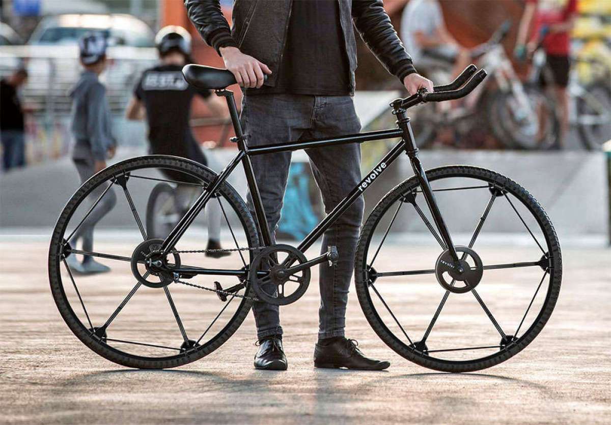 Revolve Wheel, un novedoso concepto de rueda sólida plegable para revolucionar la movilidad urbana