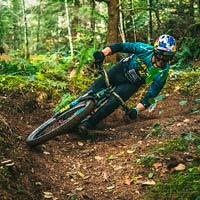 Rodando a toda velocidad por los senderos de Squamish con Richie Rude