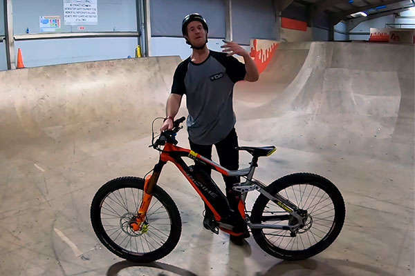 ¿Cómo se comporta una Haibike XDURO AllMtn en un Skate Park? Sam Pilgrim tiene la respuesta