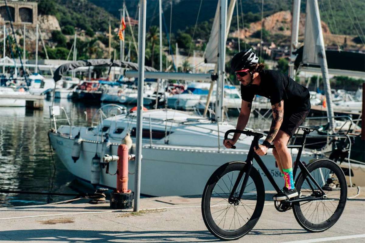 En TodoMountainBike: Santafixie Raval, la bici perfecta para el padre deportista, la madre cosmopolita o el adolescente que pasa de coche