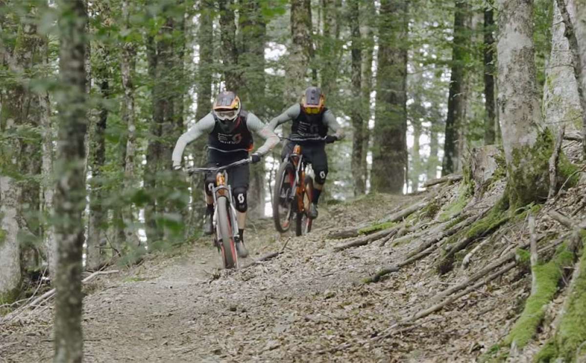 La Scott Ransom de 2019 en acción con Rémy Absalon y Elliot Trabac