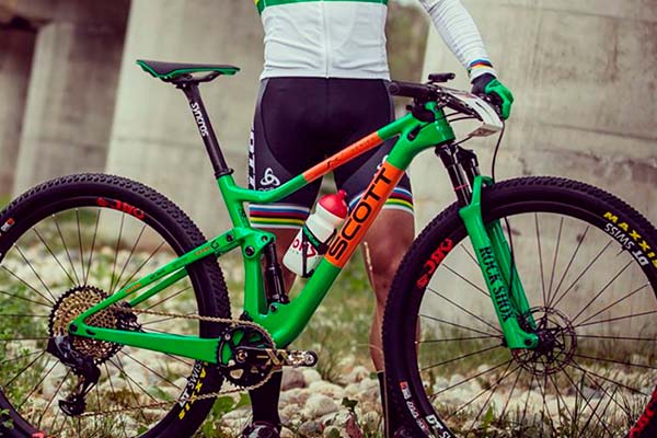 La Scott Spark personalizada de Nino Schurter para la Copa del Mundo XCO 2018 de Val di Sole