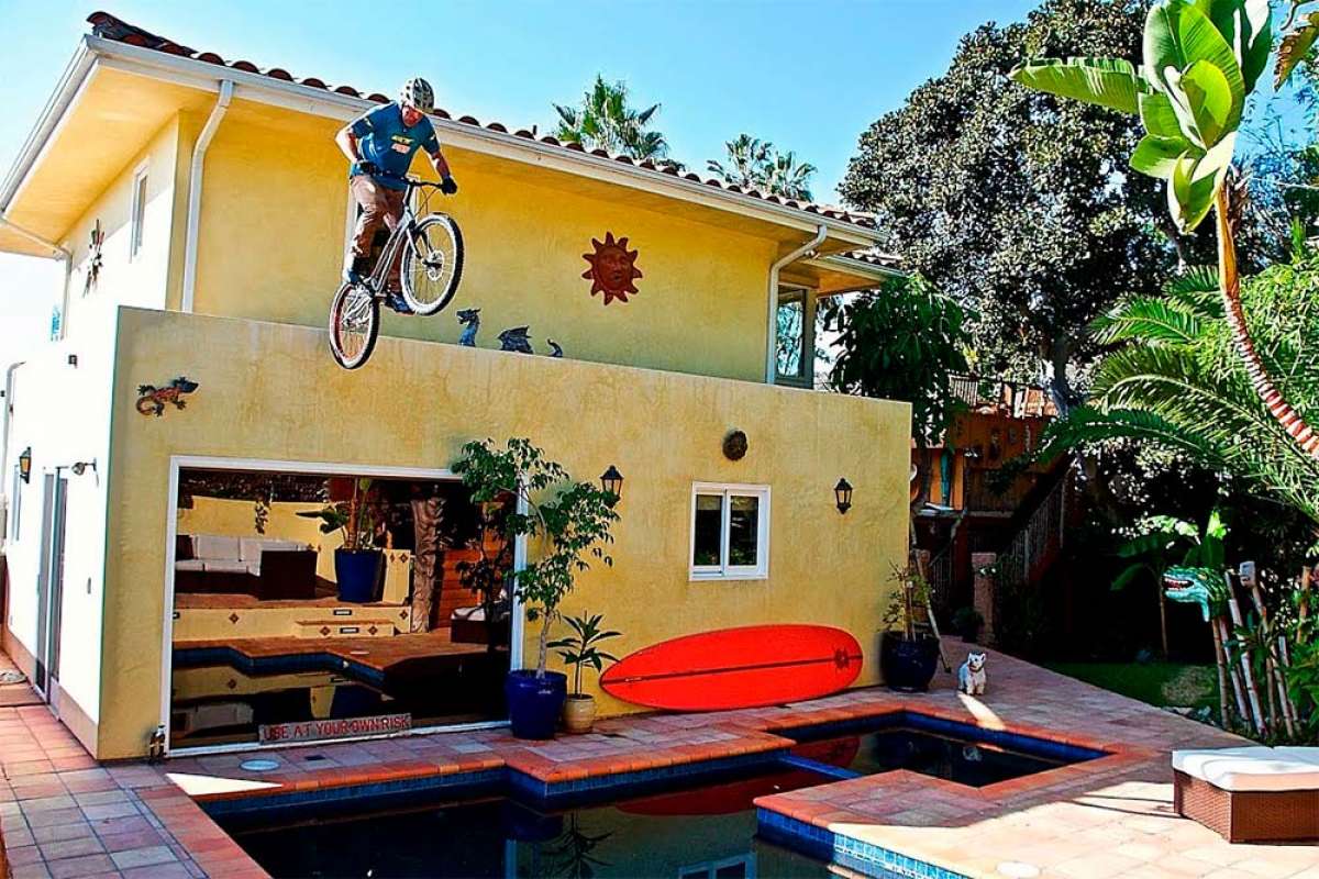 En TodoMountainBike: Sesión doméstica de Trial con Hans Rey en su casa de California