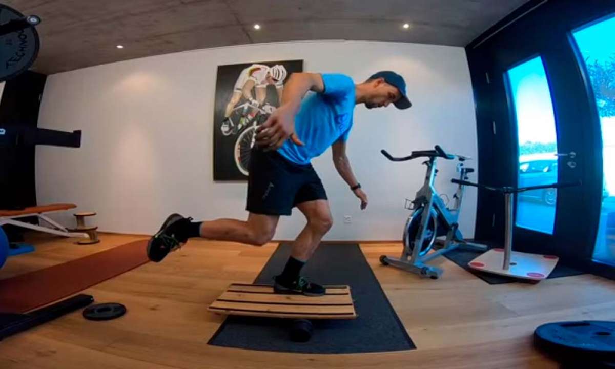 Sesión de entrenamiento en el gimnasio con Nino Schurter