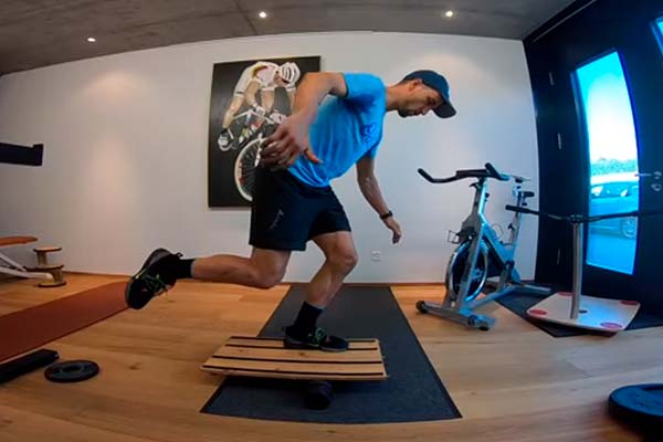 Sesión de entrenamiento en el gimnasio con Nino Schurter