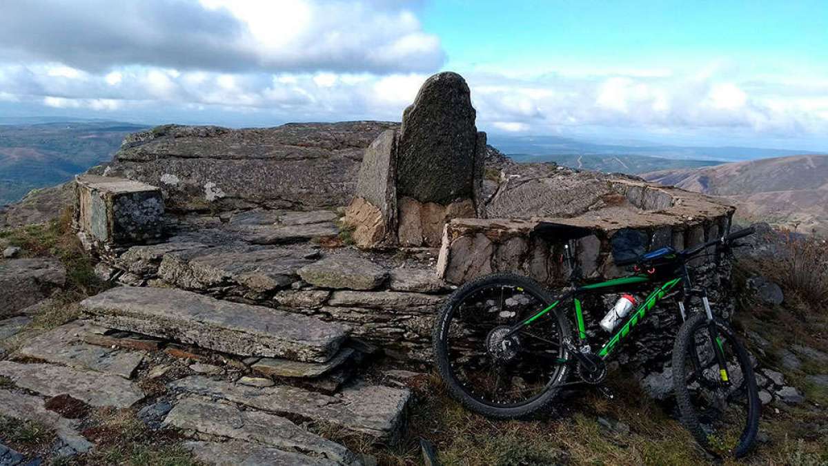 En TodoMountainBike: La foto del día en TodoMountainBike: 'Subida a A Silla da Reina'