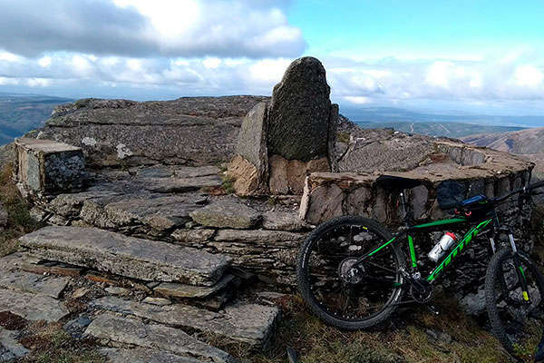La foto del día en TodoMountainBike: "Subida a A Silla da Reina"