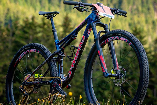 La Specialized S-Works Epic de Kate Courtney, campeona del mundo de XCO en Lenzerheide