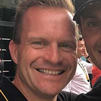 Steven De Jongh, el director del Trek-Segafredo, recibe el alta hospitalaria tras su misterioso accidente