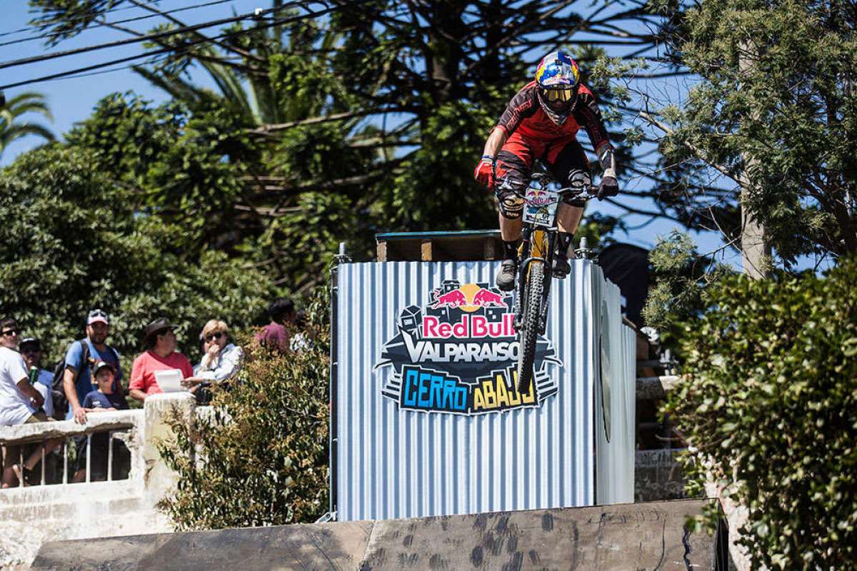 En TodoMountainBike: Tomáš Slavík se lleva el Red Bull Valparaíso Cerro Abajo 2018 por segundo año consecutivo