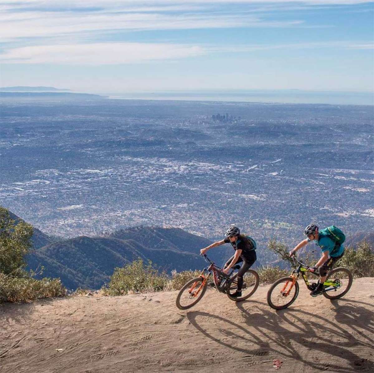 En TodoMountainBike: Descubriendo los senderos que rodean Los Ángeles con Hans Rey, Missy Giove y Tim Commerford (Día 1)