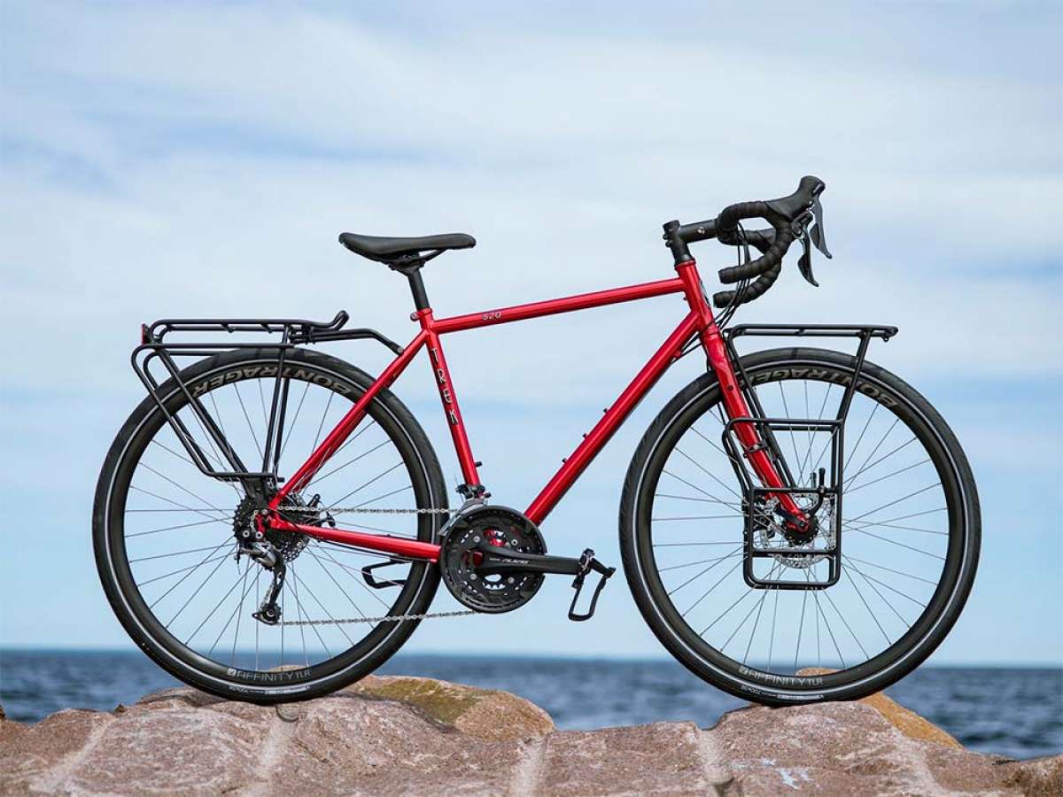 carbon travel bike