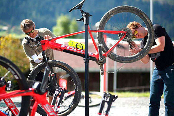 La UCI da el visto bueno a las bicicletas eléctricas de montaña: habrá modalidad e-MTB a partir de 2020