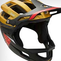 Urge Gringo, un agresivo casco de All Mountain con dos mentoneras desmontables a elegir