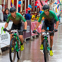 La segunda etapa de La Leyenda del Dorado 2018 con Ibon Zugasti y Alberto Losada (Orbea Factory Team)