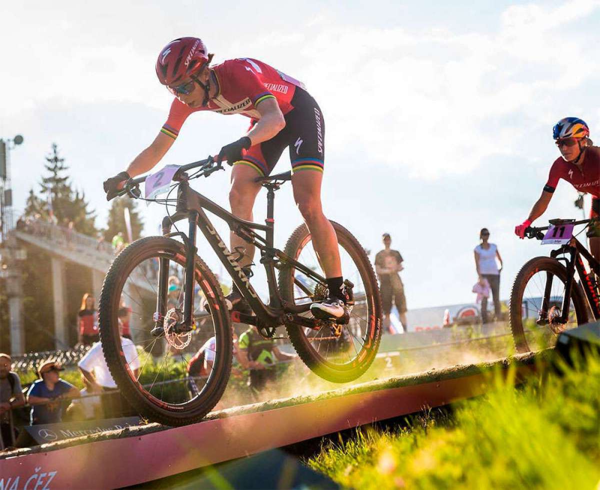 En TodoMountainBike: Los mejores momentos del Short Track de la Copa del Mundo XCO 2018 de Nové Město