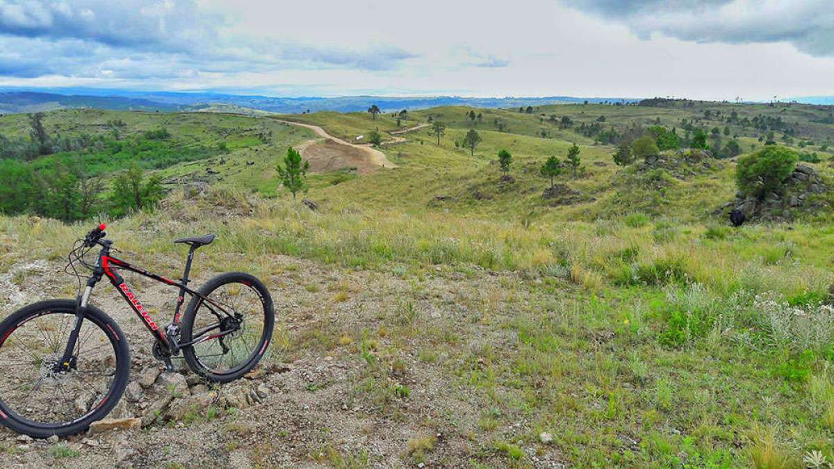 La foto del día en TodoMountainBike: "Pedaleando entre las sierras cordobesas"