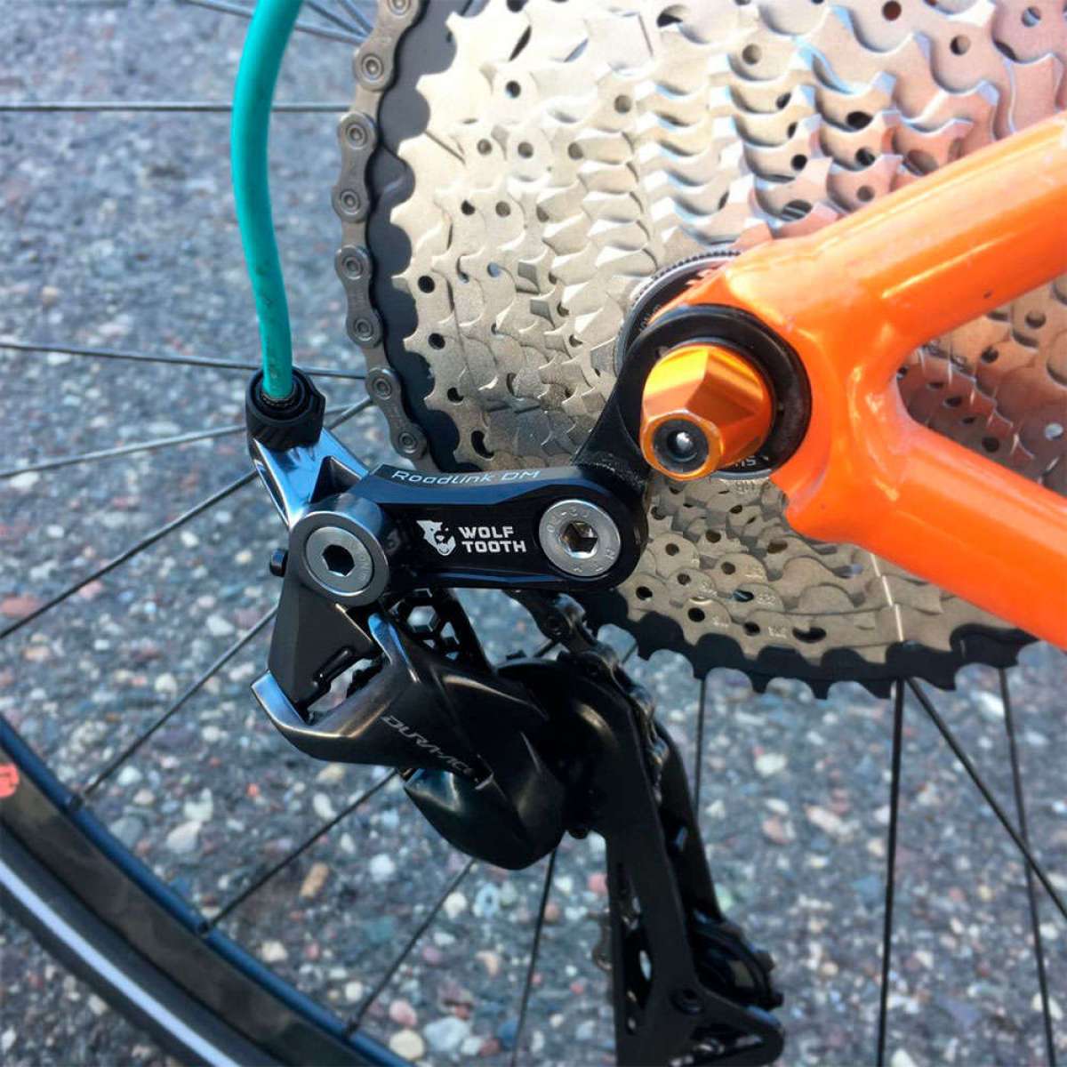 Wolf Tooth RoadLink DM, un adaptador para montar cassettes con más desarrollo en los grupos Shimano R8000 Ultegra y R9100 Dura-Ace