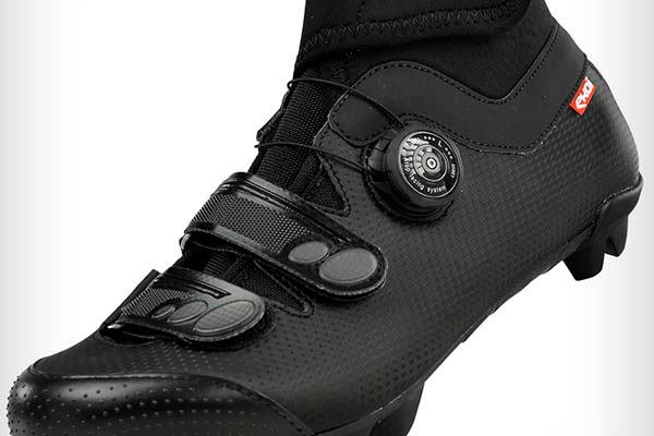 Ekoï Winter Carbon, unas zapatillas de invierno con forro de neopreno y suela de carbono