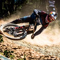 Aaron Gwin se lesionó en Vallnord y no estará en la Copa del Mundo de Les Gets