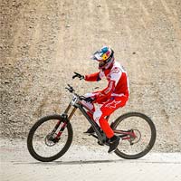 Aaron Gwin se despide de la competición hasta el Campeonato del Mundo de Descenso