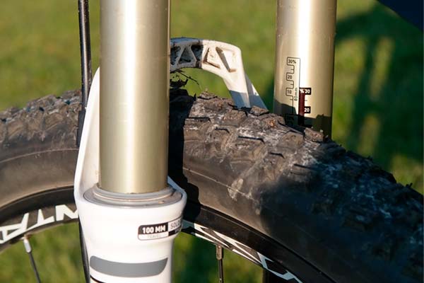 Qué es el SAG de la suspensión y por qué todos los ciclistas de montaña deberían saber ajustarlo