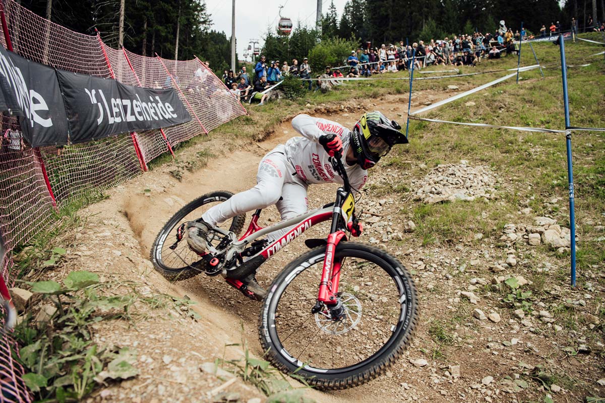 En TodoMountainBike: Copa del Mundo de Descenso 2019: los descensos ganadores de Amaury Pierron y Marine Cabirou en Lenzerheide