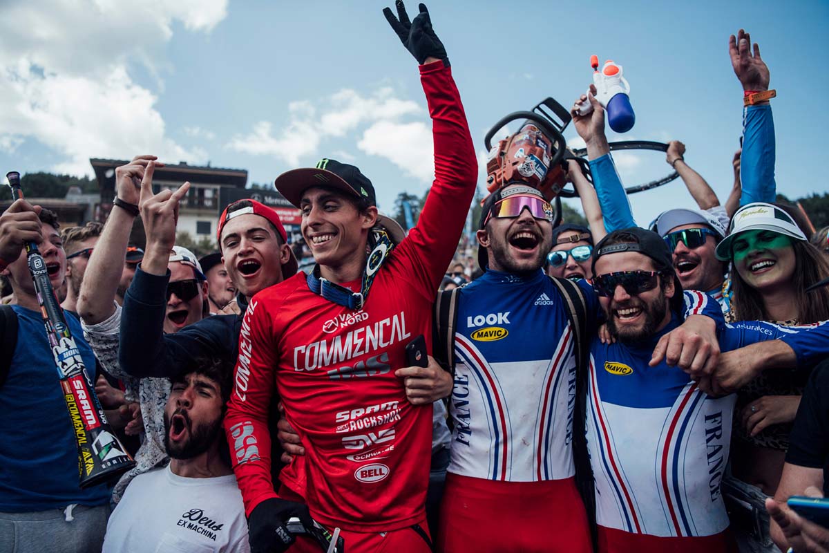 En TodoMountainBike: Copa del Mundo de Descenso 2019: los descensos ganadores de Amaury Pierron y Tracey Hannah en Les Gets