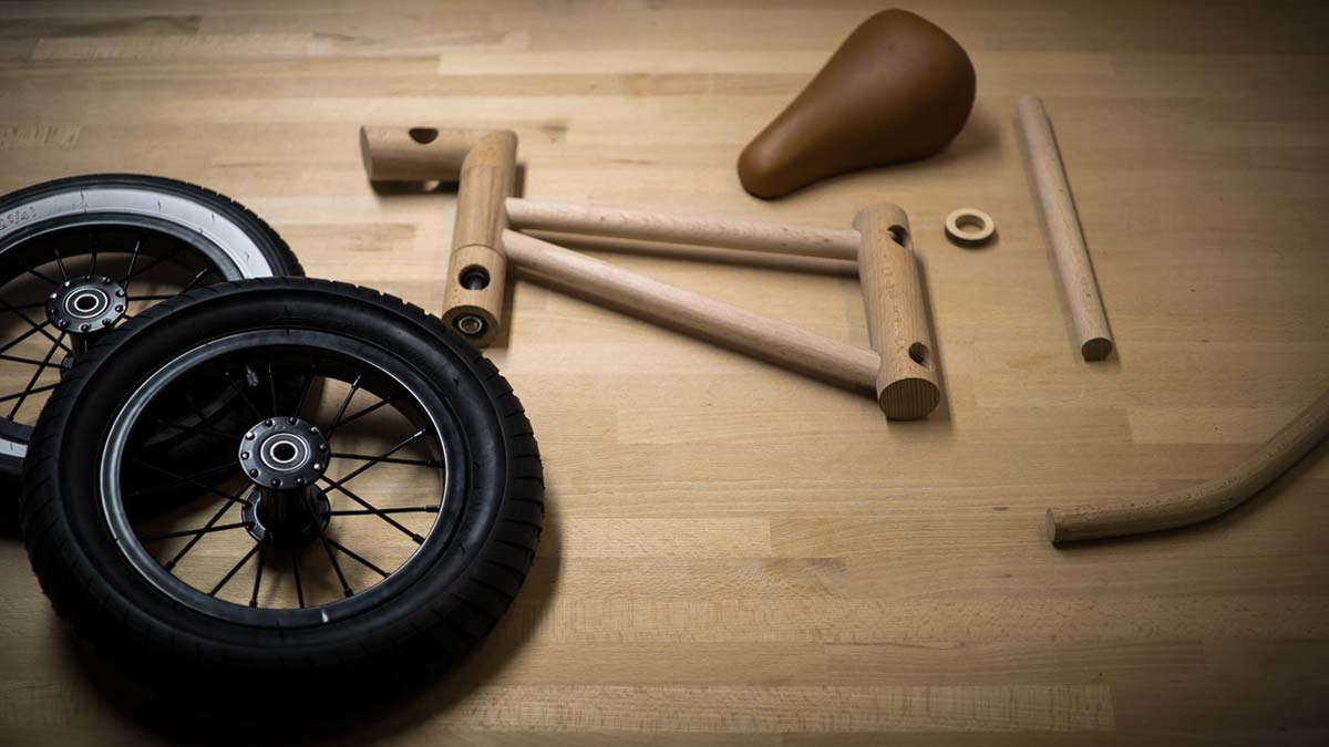 En TodoMountainBike: Bixie, una ecológica bicicleta de equilibrio fabricada con madera de haya de los Alpes eslovenos