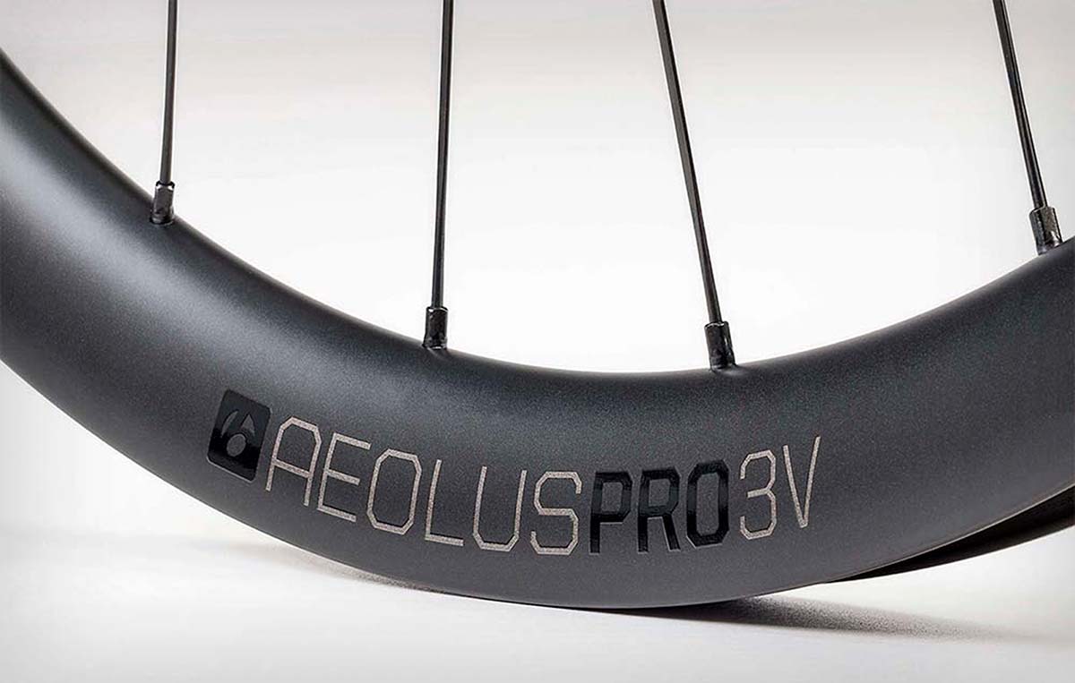 En TodoMountainBike: Bontrager Aeolus Pro 3V TLR, ruedas de carbono de perfil ancho para bicis de Gravel y CX