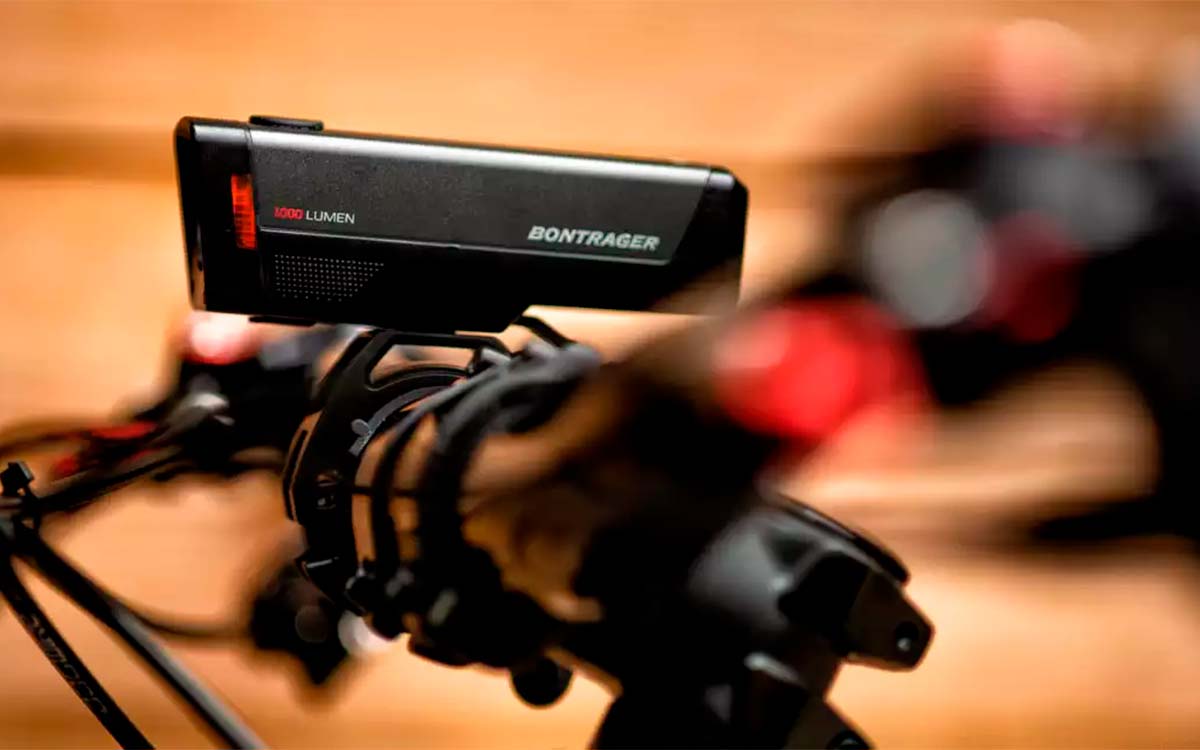 En TodoMountainBike: Bontrager Ion Elite R, un foco frontal de 1000 lúmenes con modo diurno y una gran autonomía