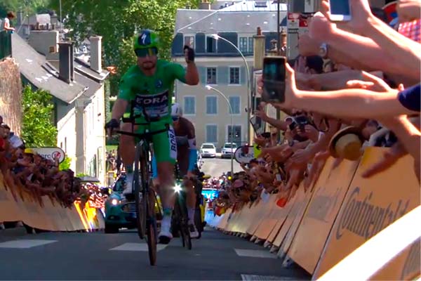 El caballito de Peter Sagan en plena rampa del 17% en la contrarreloj del Tour de Francia 2019
