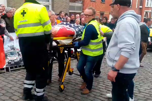 Mathieu van der Poel sufre una grave caída en la Nokere-Koerse