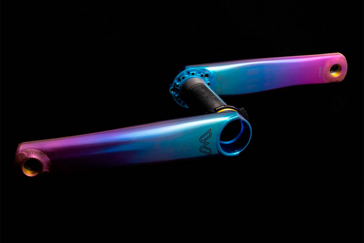 En TodoMountainBike: Las bielas de titanio Cane Creek eeWings estrenan una versión con anodizado arcoiris