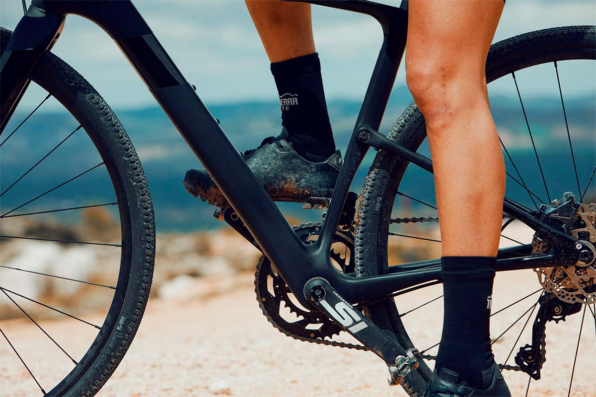 En TodoMountainBike: Cannondale presenta la Topstone Carbon, una bici de Gravel que estrena la suspensión trasera Kingpin