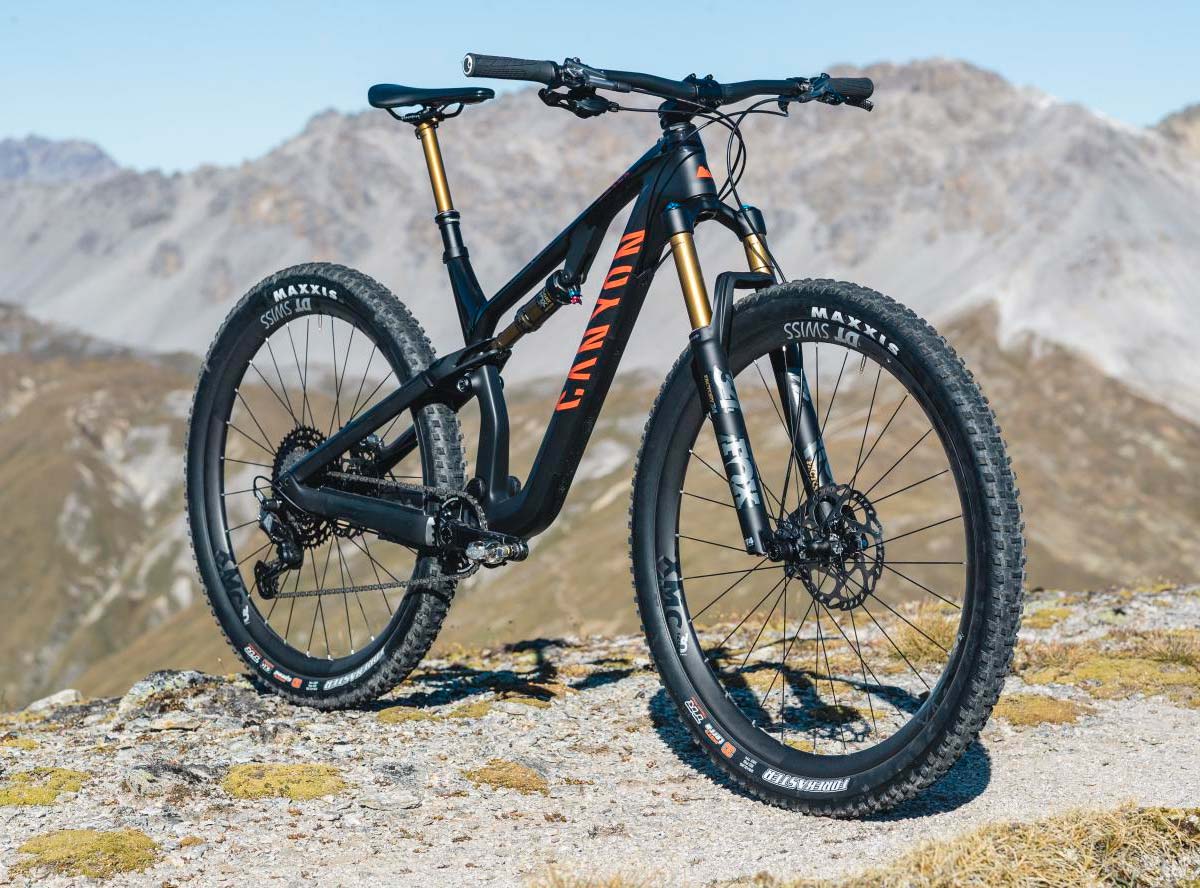 En TodoMountainBike: Canyon presenta su doble de Trail más ligera: la Neuron CF SLX con 130 mm de recorrido y 11.7 kg de peso