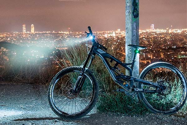 CDC Sport asume la distribución en España de las luces MagicShine