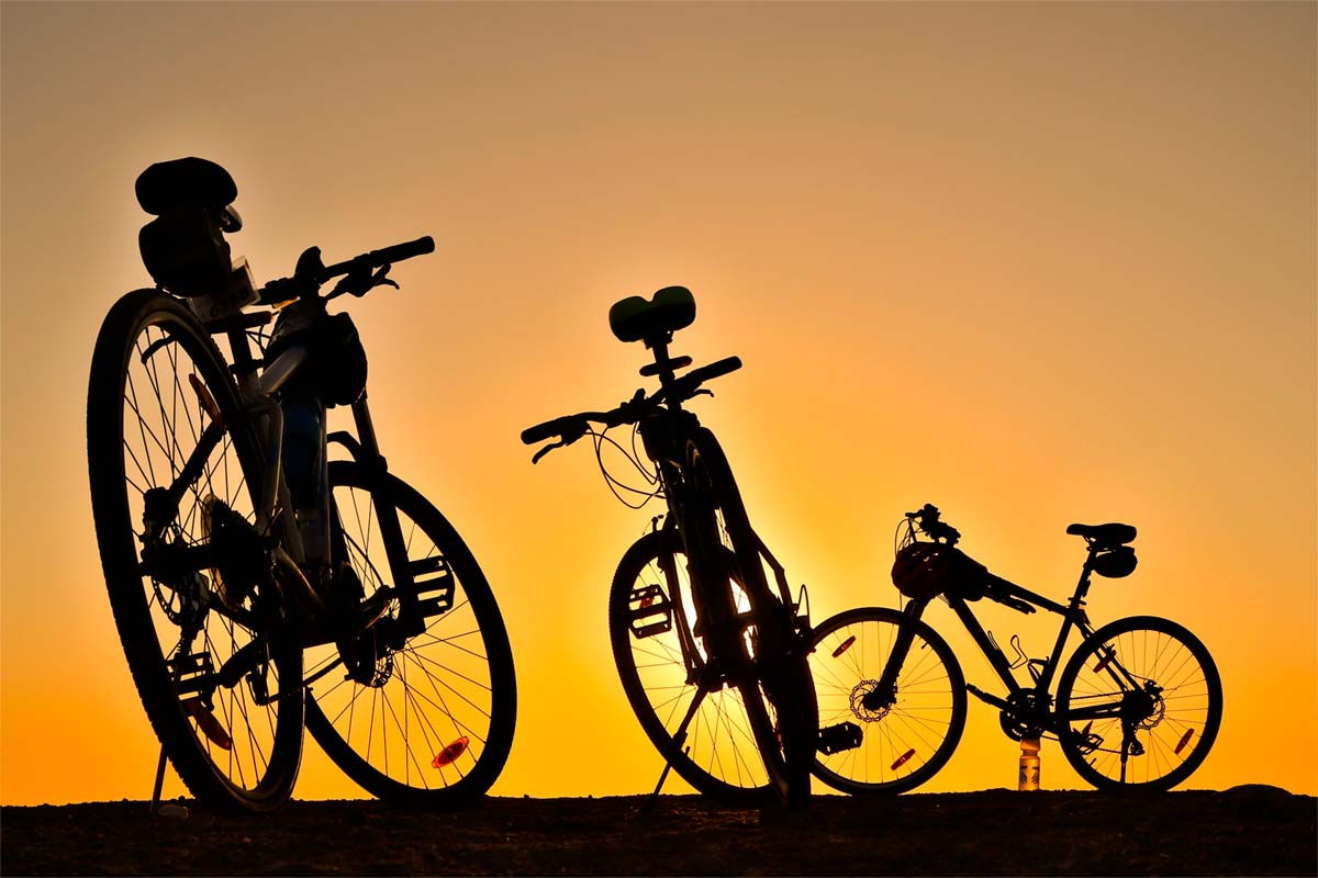 Cinco importantes consejos para practicar ciclismo en los días más calurosos del año