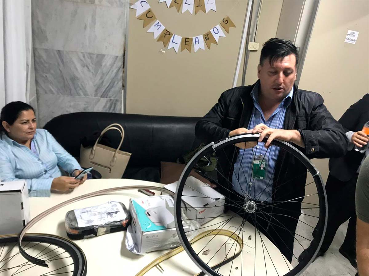 Detectan 9.2 kilos de cocaína oculta en ruedas para bicicletas con destino a España