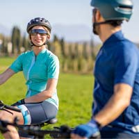 ¿Ropa específica para bicicletas eléctricas? Santini da el primer paso con su colección Volta