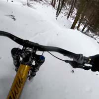 Sesión de esquí y 'Snow Bike' con Antoni Villoni y Commencal