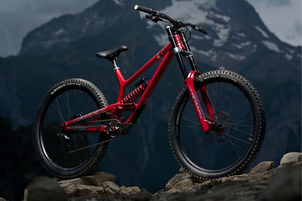 La Commencal Furious de 2020 estrena cuadro de aluminio 6069, geometría revisada y tres montajes