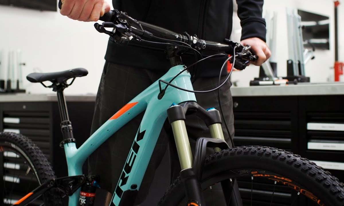 ¿Cómo ajustar las suspensiones de una bicicleta de montaña? Trek Bikes lo explica en este vídeo