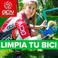 ¿Cómo limpiar la bicicleta en 5 minutos?  Mayalen Noriega, presentadora de GCN en Español, lo explica en este vídeo