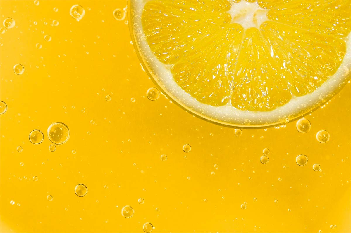 Cómo preparar limonada alcalina, una bebida isotónica barata e igual de efectiva que las comerciales