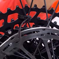 ¿Qué hacer si se rompe el núcleo de la rueda trasera en plena ruta? Mundo Mammoth lo explica