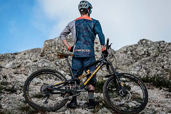 Dainese presenta su colección de MTB para 2020, incluyendo prendas específicas para mujeres