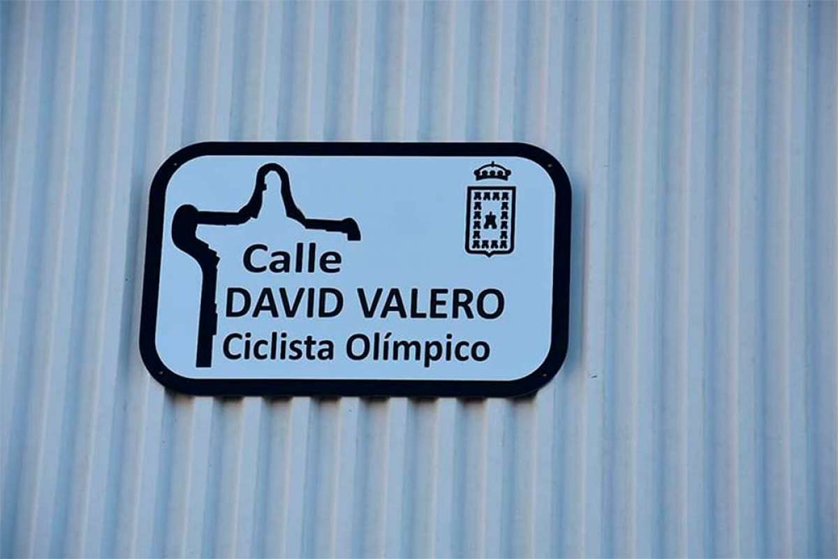 En TodoMountainBike: David Valero inaugura en Baza una calle con su propio nombre