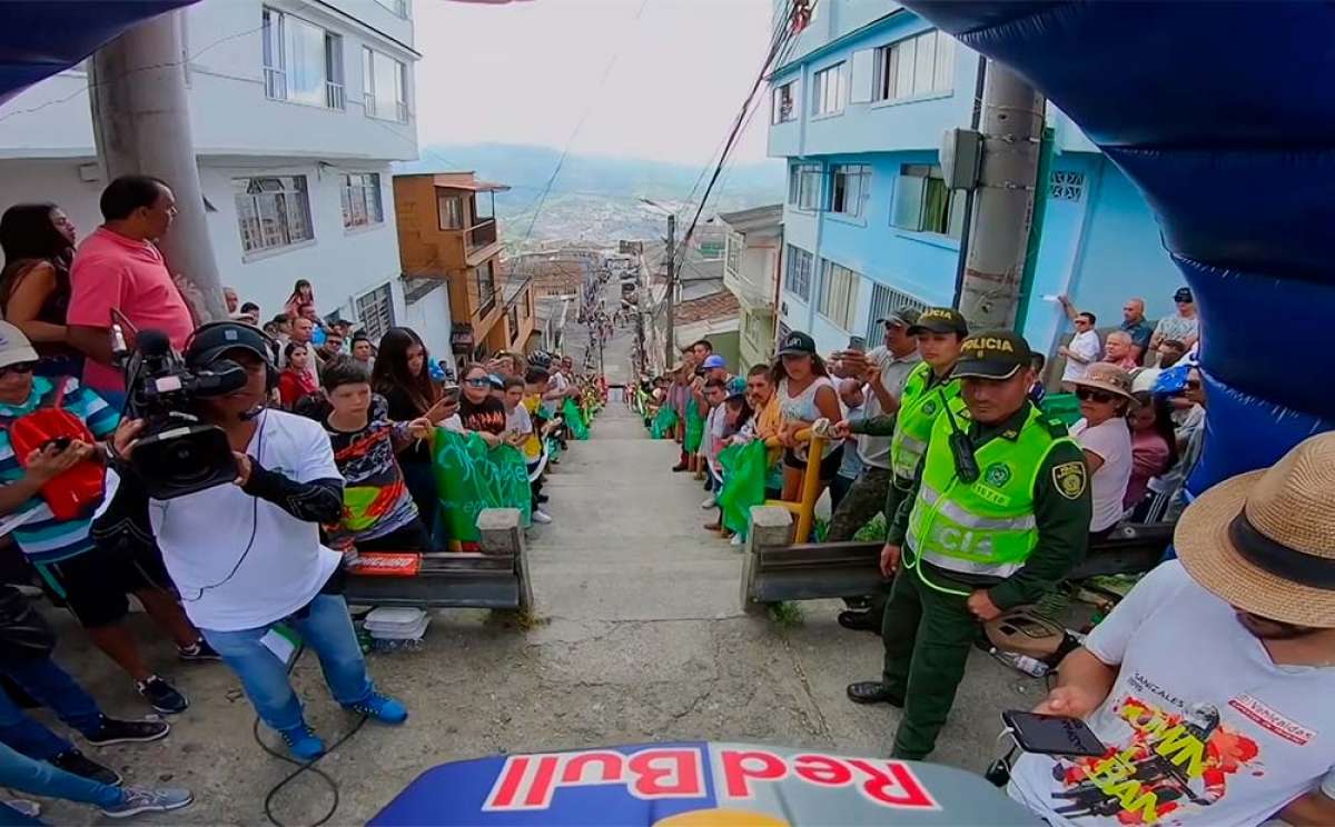 El descenso ganador de Marcelo Gutiérrez en el Downhill Urbano Manizales